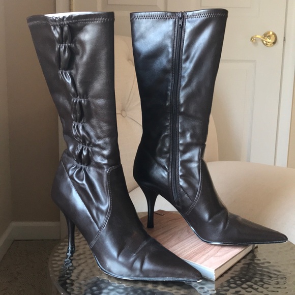 New York Transit Shoes - Pointy toe heeled boots dark brown size 7